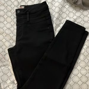 Skinny jeans.size 9.